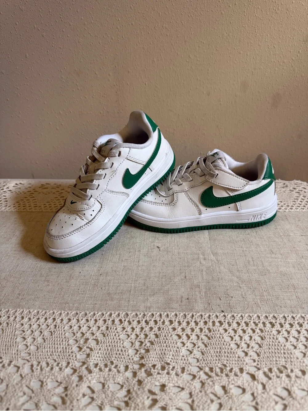 Nike Force 1 FN0237-103 White Green Swoosh Unisex Kids Athletic Sneaker US 12.5C